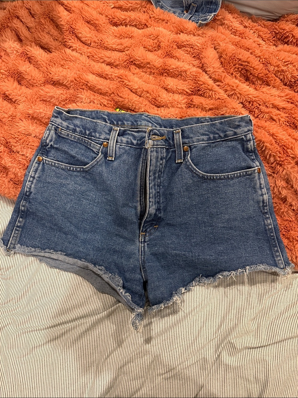 Wrangler High-Rise Frayed Hem Denim Shorts - Blue